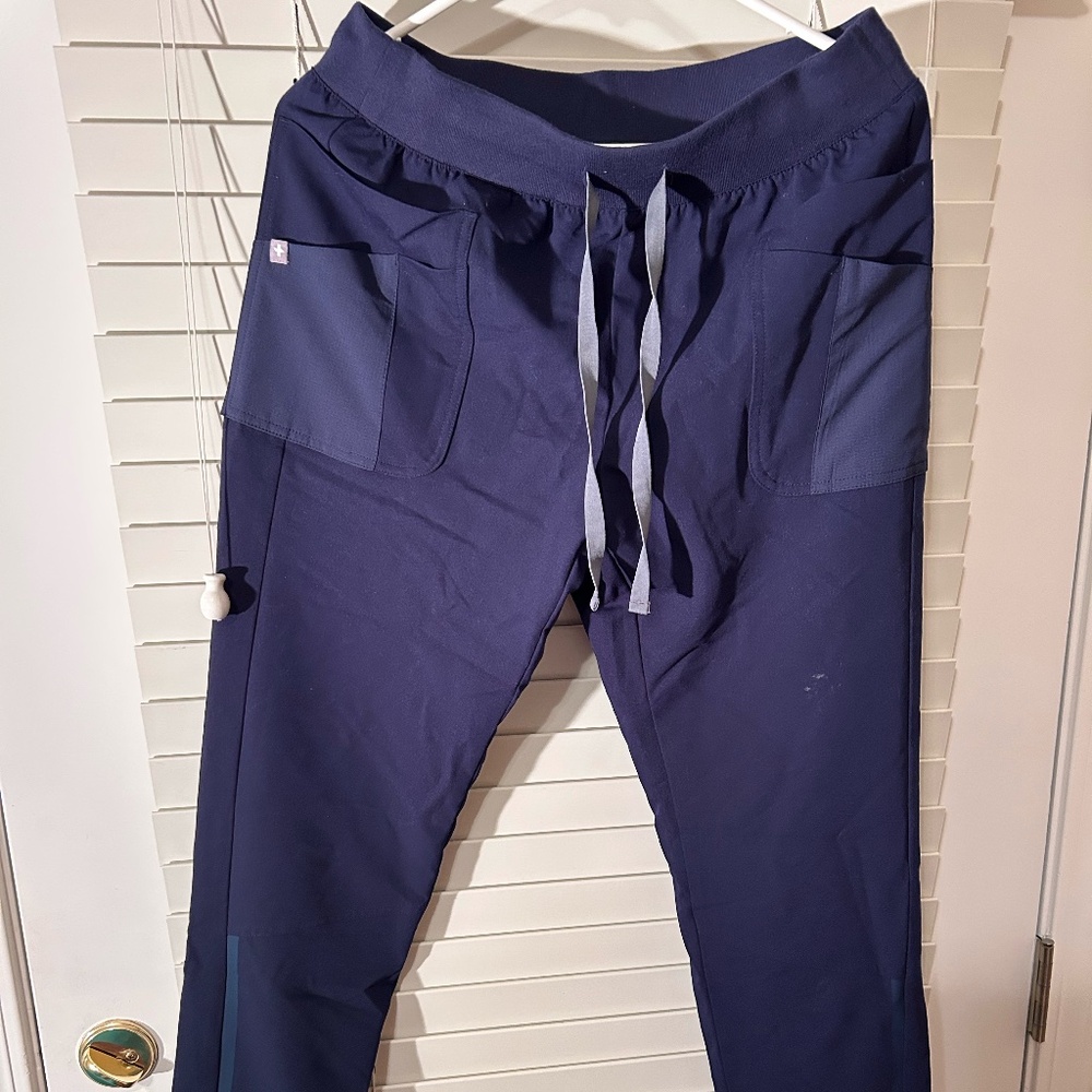 Figs scrub pants, women's, tapered/jogger style leg
